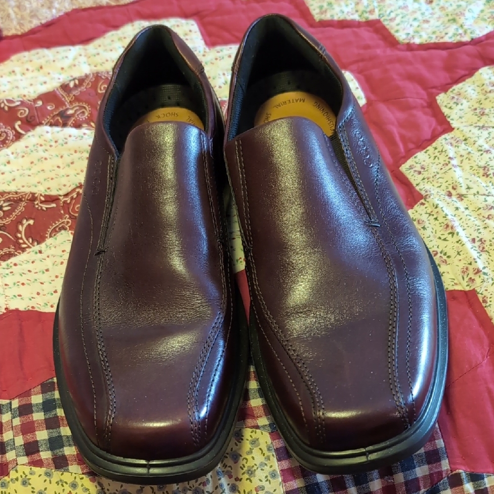 Ecco Men's Dark Brown Slip On Loafers Size 11.5. (cl13)